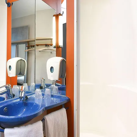 Hotel Ibis Budget Airport *