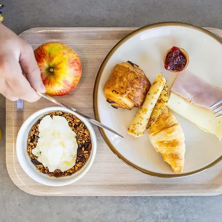 Ibis Budget Airport *