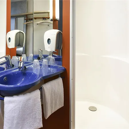 Отель Ibis Budget Charleroi Airport *