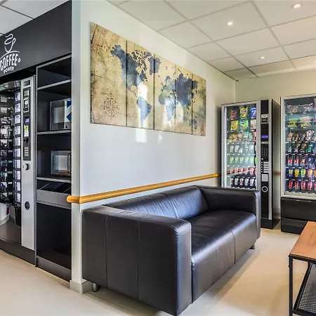 Ibis Budget Airport *