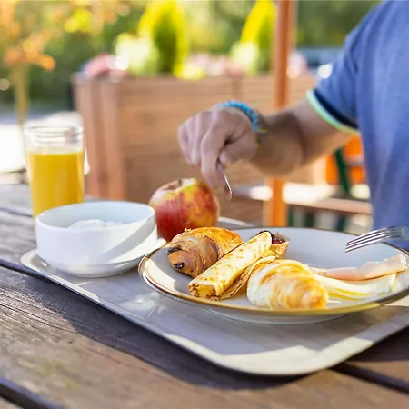 Hotel Ibis Budget Airport *