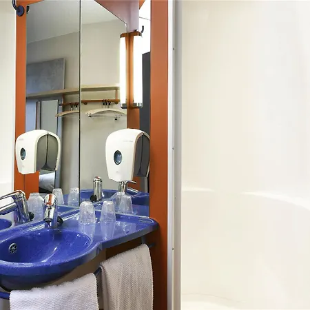 Ibis Budget Airport *