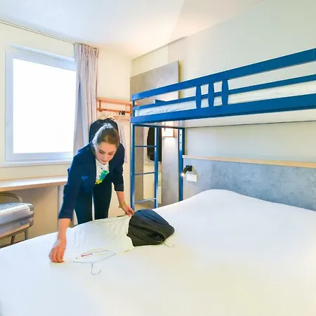 Ibis Budget Airport * שרלרואה