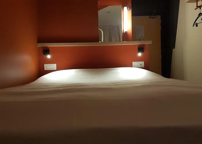 Ibis Budget Airport *