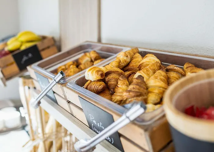 Hotel Ibis Budget Airport *