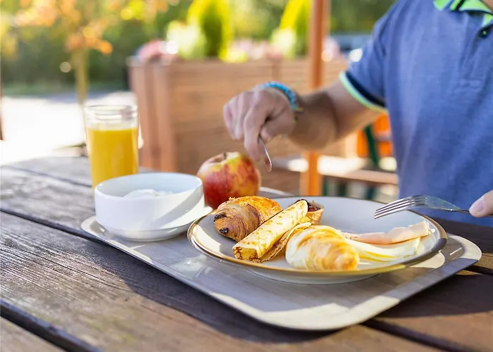 Hotel Ibis Budget Airport *