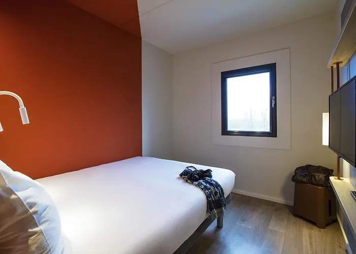 Ibis Budget Airport *